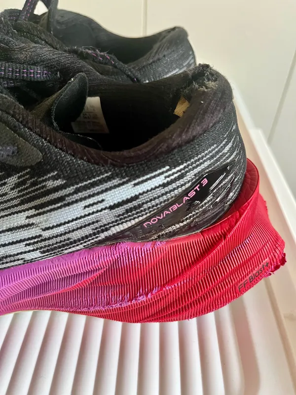 ASICS Novablast 3 Sneakers - Image 6
