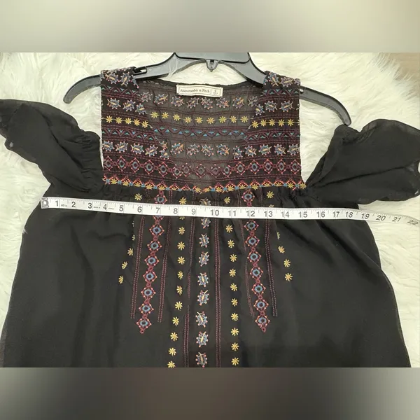Abercrombie & Fitch Black Embroidered Blouse Size S - Image 6