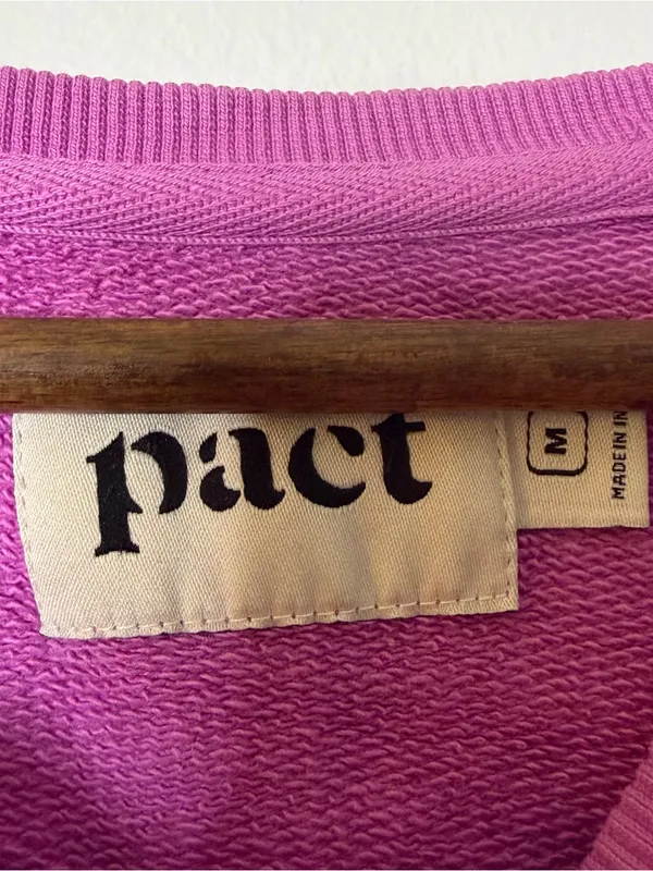 Pact Medium Cropped Crewneck Sweatshirt in Bright Orchid Pink - Image 3