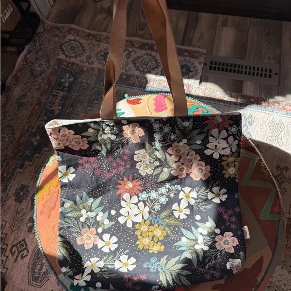 NWT Parker premium cotton with leather straps Floral Tote Bag - Black and Tan - Image 4