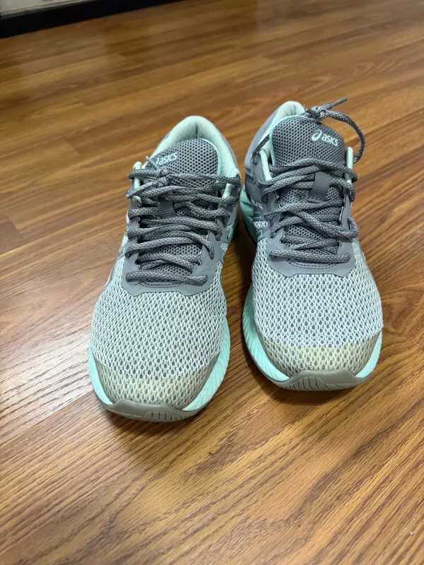 Asics fuzeX Lyte running shoes gray and mint size 9.5 - Image 2