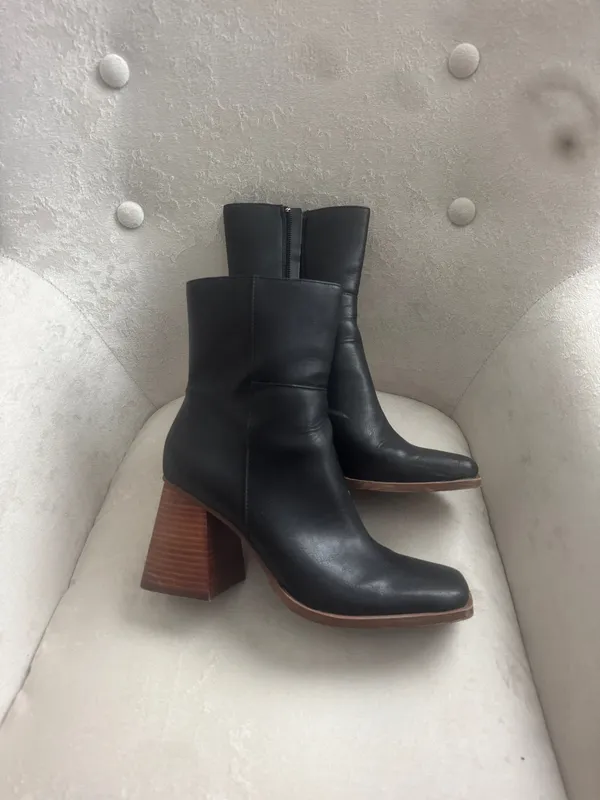 Chunky Black Boots Size 8 - Image 2