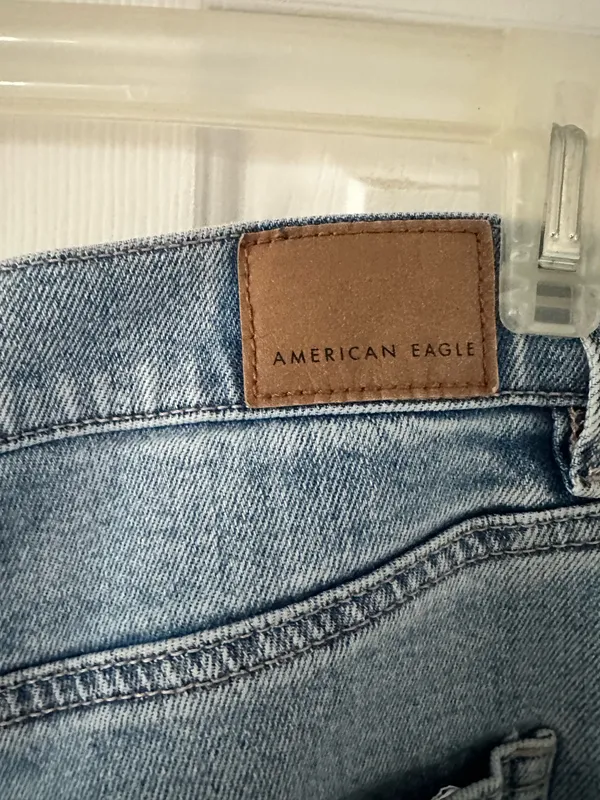 American Eagle 90s Boyfriend Jeans - Image 3