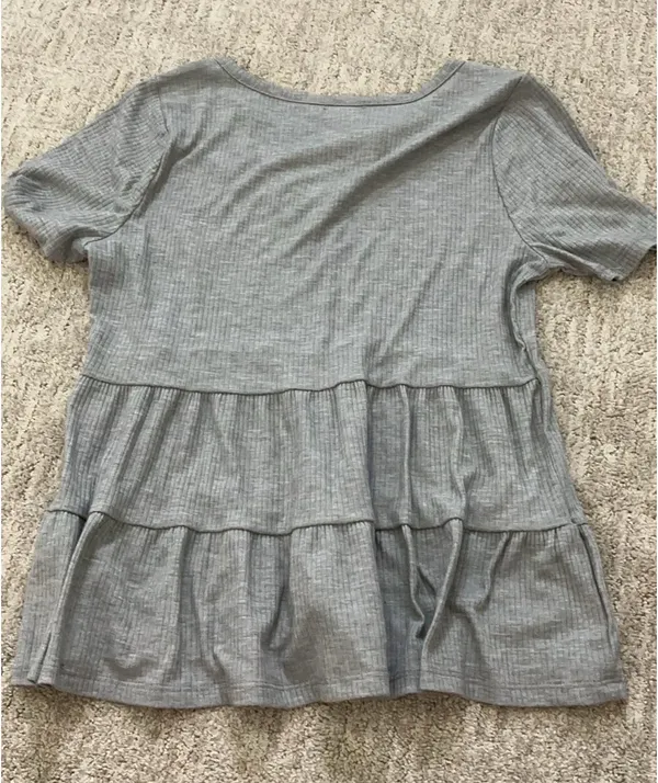 Cute top - Image 2