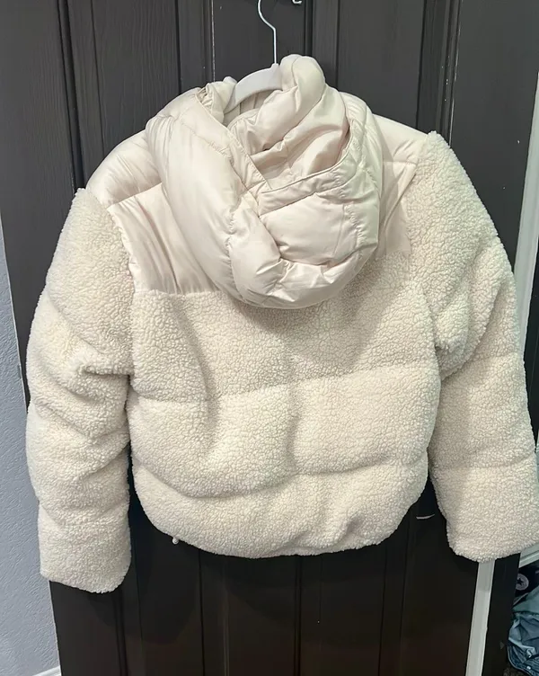 Gilly Hicks Puffer Jacket - Image 3