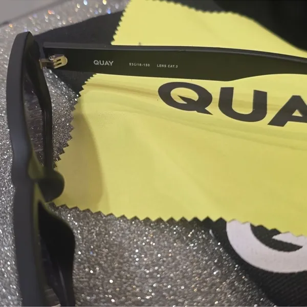 Quay Australia ART SCHOOL 36mm Rectangle Sunglasses Black 53-18-150 NIB w/cloth - Image 8