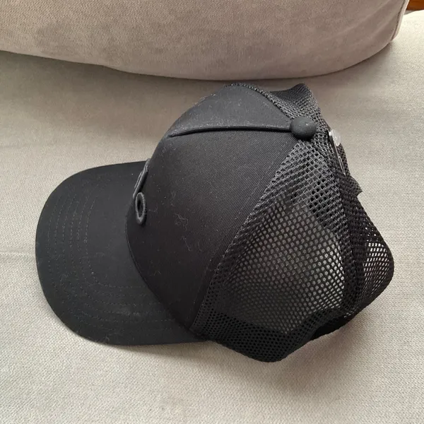 Alo Yoga District Trucker Hat Black - Image 3