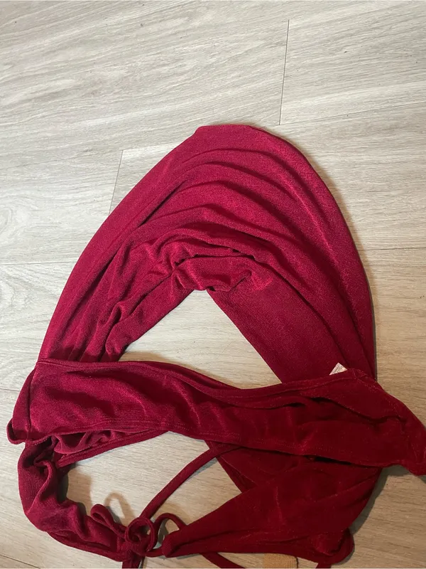 SHEIN Deep Wine Red Halter Crop Top - Image 2