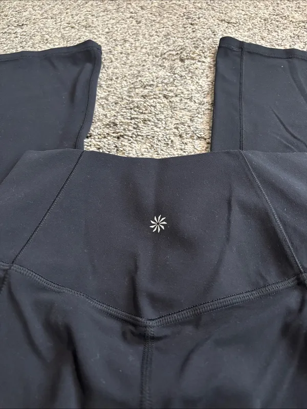 Athleta Salutation Stash Flares size XS - Image 4