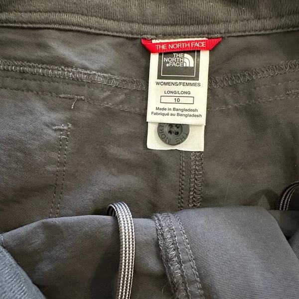 Women’s the north face shorts - Image 5