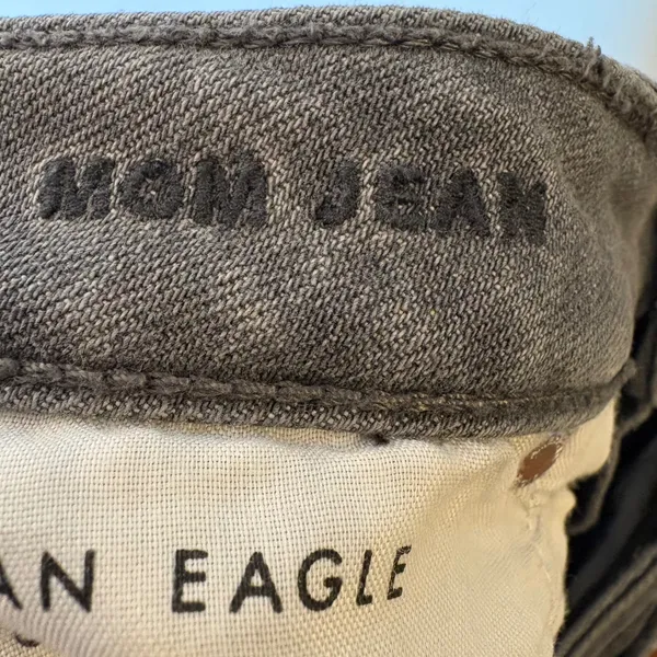 American‎ Eagle Gray High Waisted Distressed Mom Jeans Size 10 Regular Raw Hem - Image 7