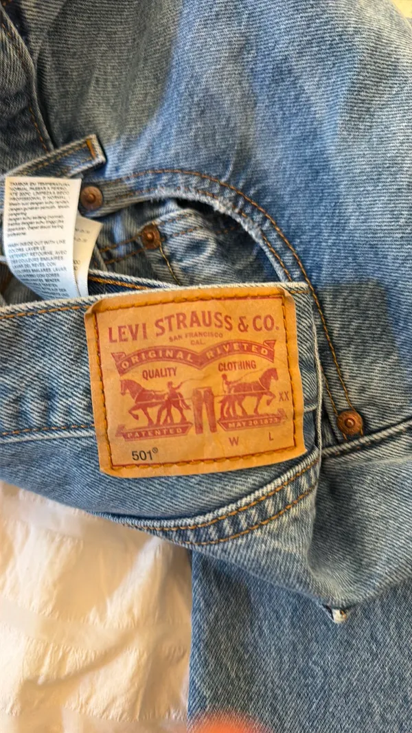 Levi’s 501 Jeans Women’s - Image 3