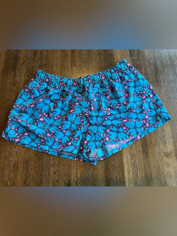 Patagonia Barely Baggies Pollen Confetti Dolomite Blue Navy Blue Pink size L - Image 3