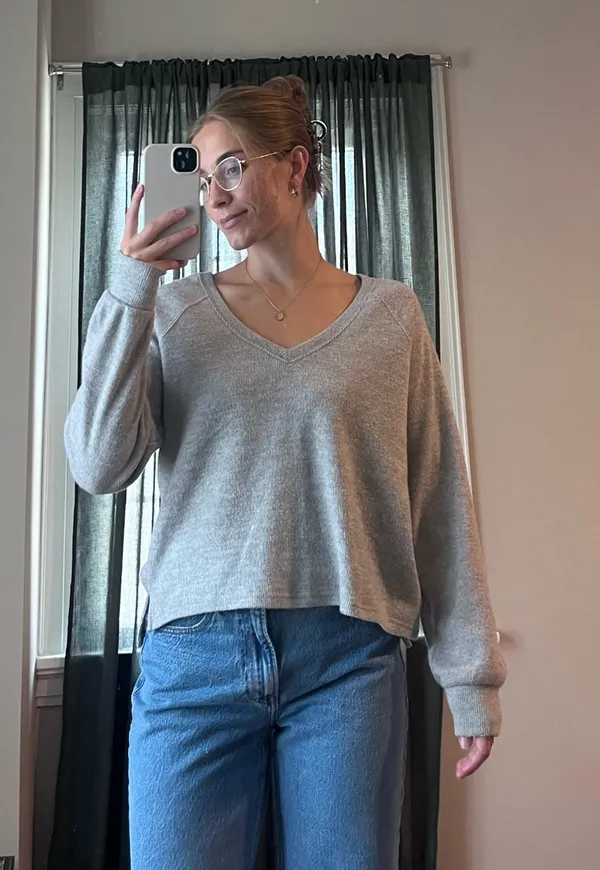 Abercrombie Grey Sweater V-Neck Small - Image 2