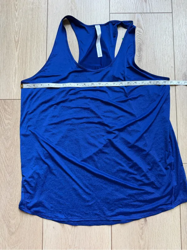 Lululemon Essential Tank Pleated Larkspur Blue Scoop Neck Athletic Top Size 14 - Image 11