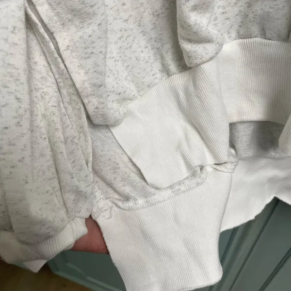 Bucket List VNeck Heathered White Pullover Sweatshirt Sz Small Casual Athleisure - Image 4