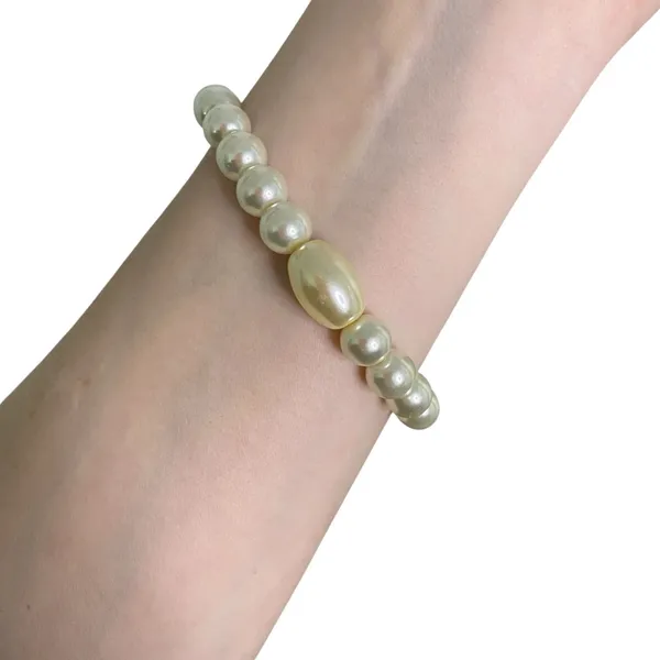 Vintage Faux Pearl Bracelet - Image 3