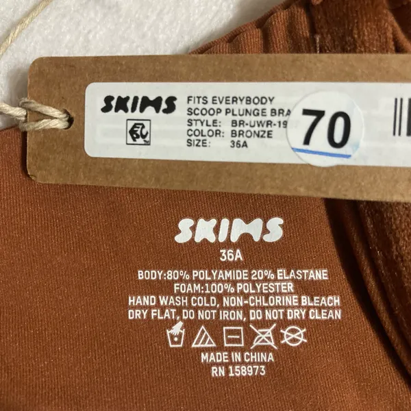 SKIMS Plunge Bra 36A - Image 4