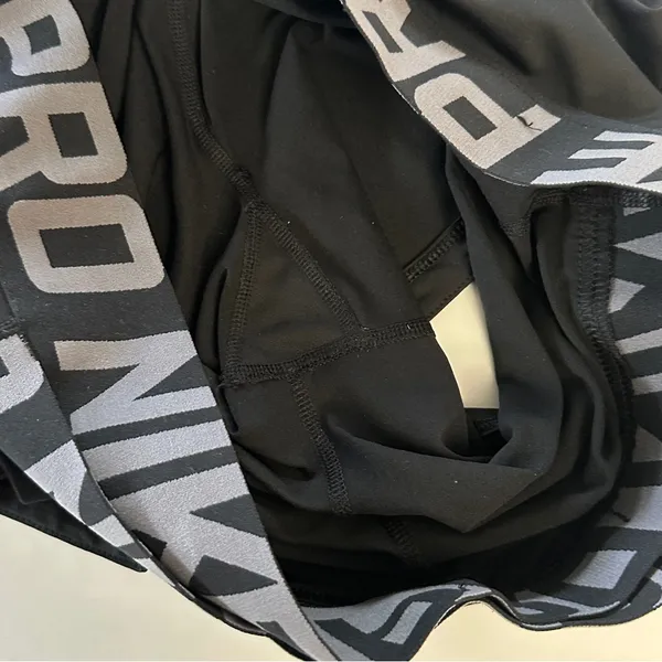 Nike Pro Black Biker Shorts Twist Waist Women's Black Athletic Shorts L - Image 4