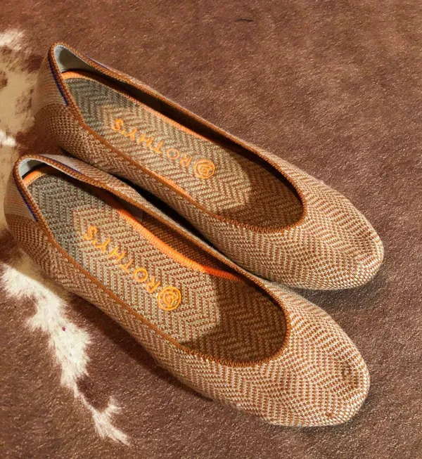 Rothy's slip on flats size 9 Orange and brown No flaws beside the wear in the bottoms!! - Image 2