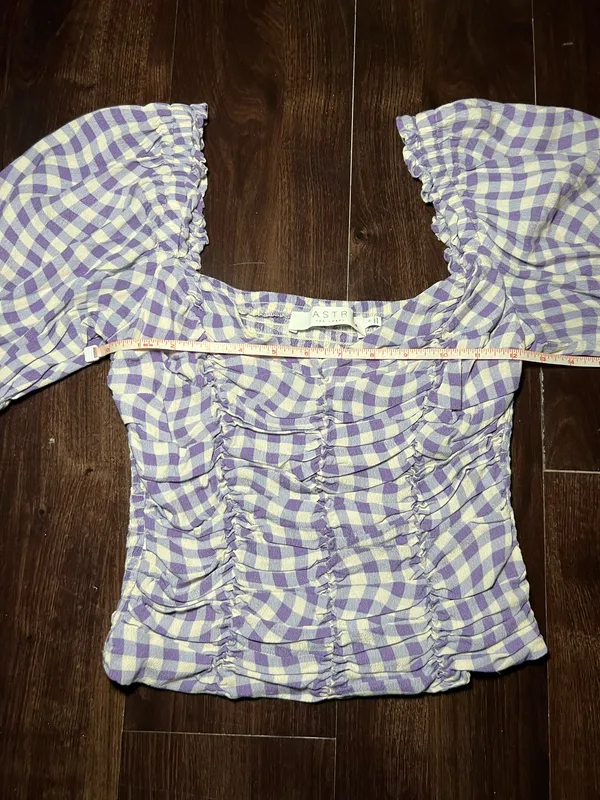 Astr the label ruched puff sleeve top in blue and purple gingham size small - Image 7