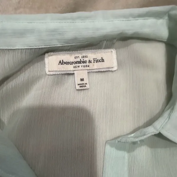 Abercrombie and fitch sheer button up size medium - Image 3