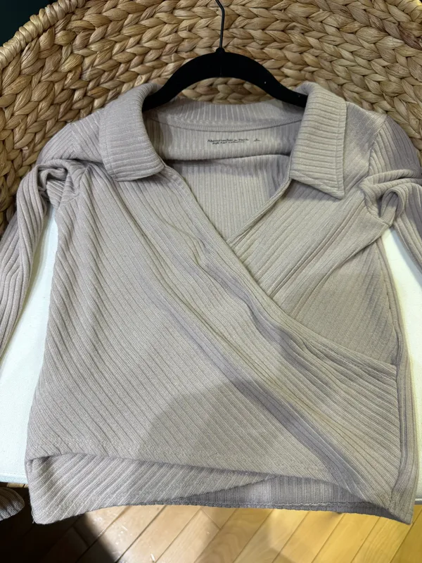Abercrombie Long-Sleeve Ribbed Polo Wrap Top - Image 3