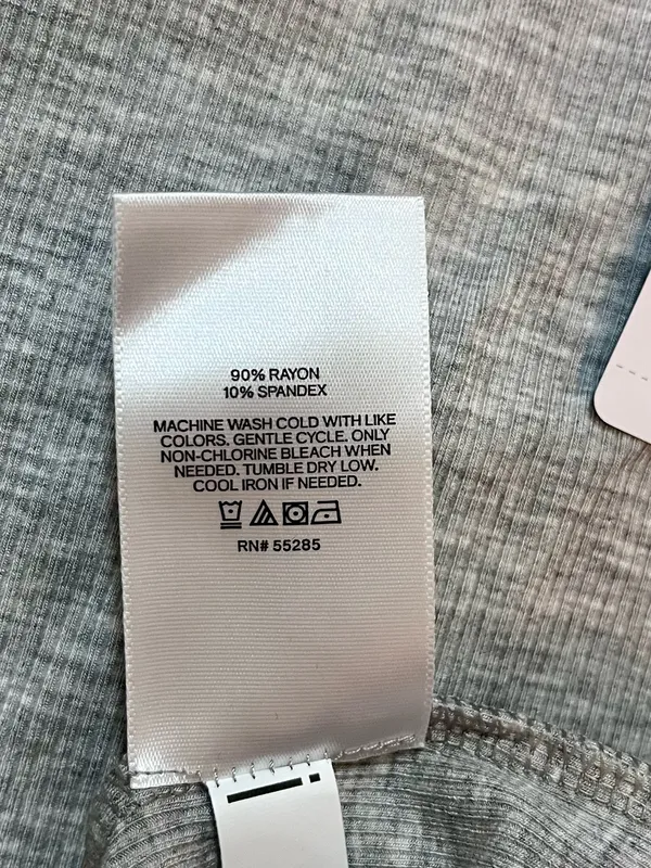NWT Express Fitted Tank Top - Image 4