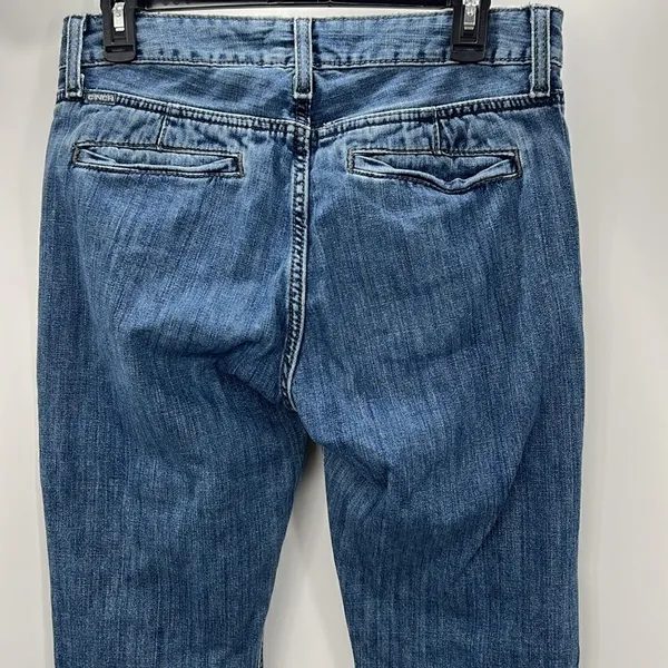 Cinch Lynden moderate rise medium wash jeans size 28 - Image 4