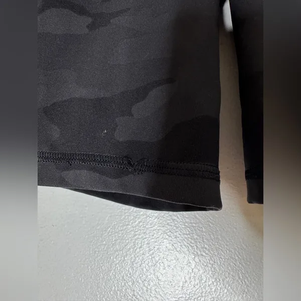 Lululemon Black Camp Side Pocket Pockets Biker Shorts‎ Size 2 - Image 4