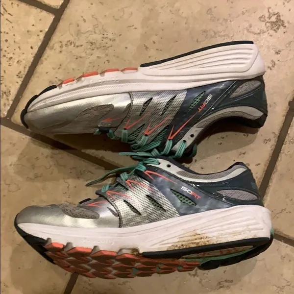 Saucony Everun Isofit 4mm Offset Sneakers - Image 4