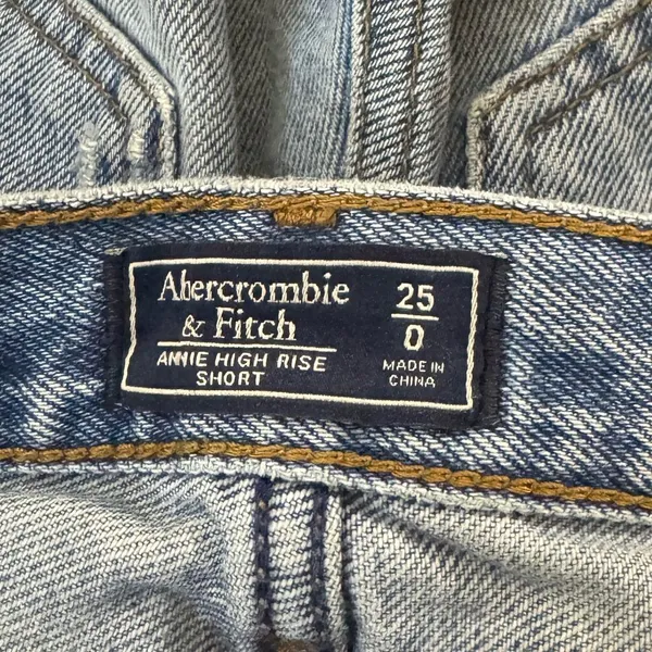 Abercrombie and Fitch Annie High Rise Shorts 25/0 - Image 2