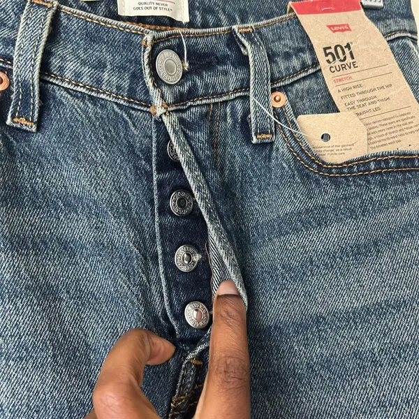 Levi’s 501 Curve Rhinestone Hem Jeans Size 28 - Image 5