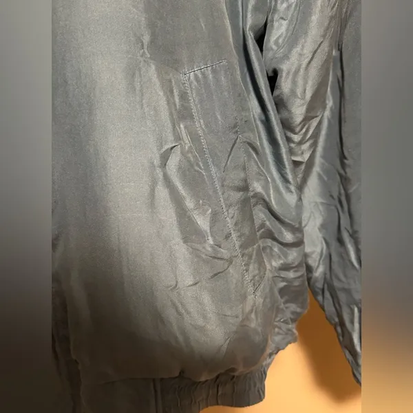 EUC FUDA International Blue 100 % silk bomber jacket size medium - Image 5