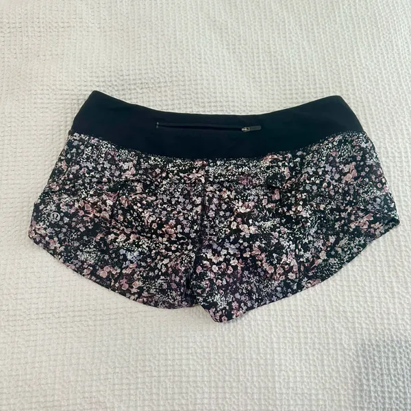   Lululemon floral speed short 2.5 lined   - Image 2
