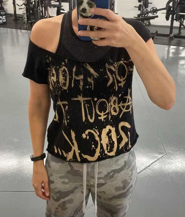 AC/DC for those about to rock studded concert tee cropped black medium - Image 6