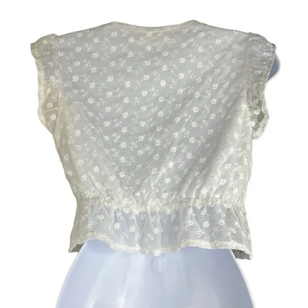 Idem Ditto White Eyelet Floral Crop Top Small‎ Peplum Ruffle Sleeve Plunge Neck - Image 2