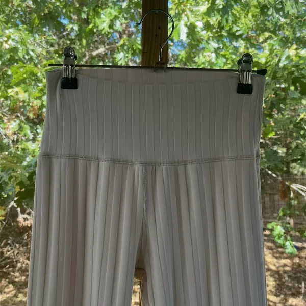 Offline By Aerie Women's Cream Ribbed Hi Rise Flare Leggings Size S - Image 3