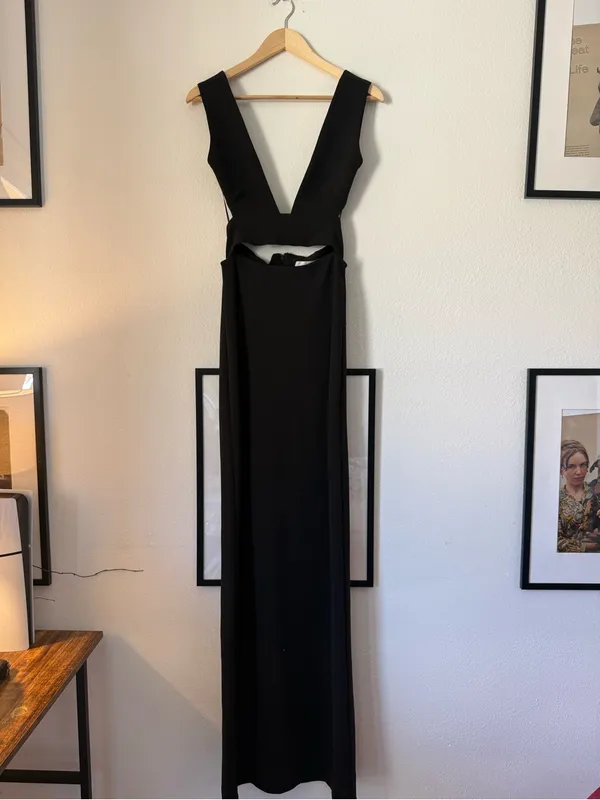 Solace London Black V-Neck Cutout Maxi Dress - Image 3