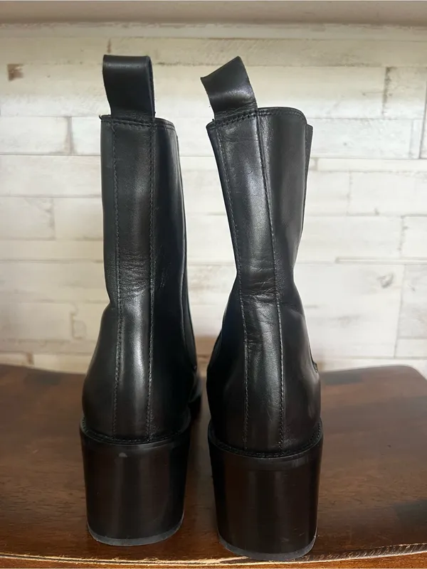 JEFFREY CAMPBELL Cassette Chelsea Boot in size 7.5. - Image 5
