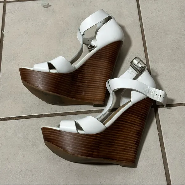 Steve Madden Women White Platform Wedges Sandals‎ size 8 - Image 5