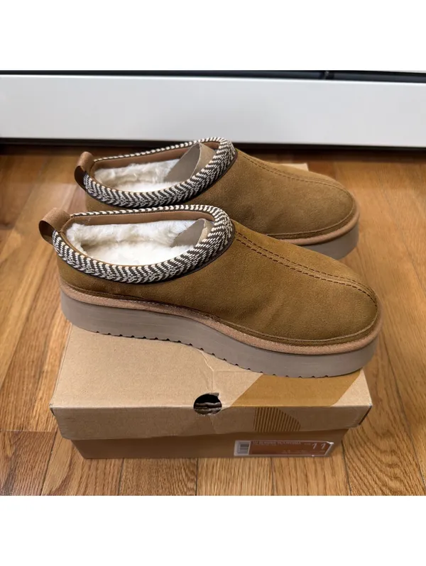 Size 11 US Women’s Koolaburra by UGG W Burree Platform Chestnut ( 2 LEFT SHOES) - Image 6
