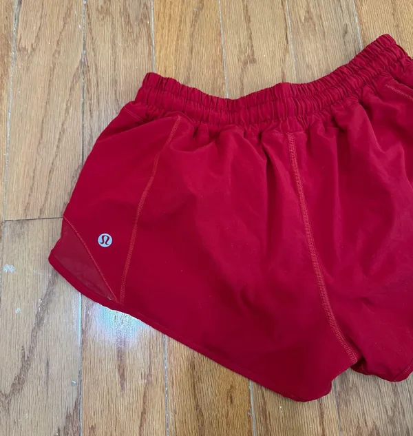 Lululemon Hotty Hot Shorts 2.5" Red - Image 2