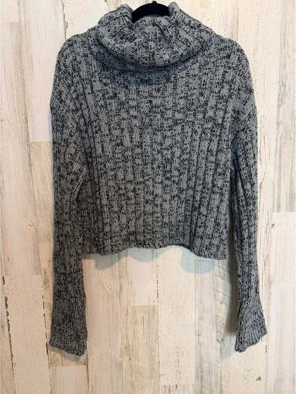 Urban Outfitters Women’s M/M Gray Chunky Knit Cropped Cowl Neck Sweater - Image 4
