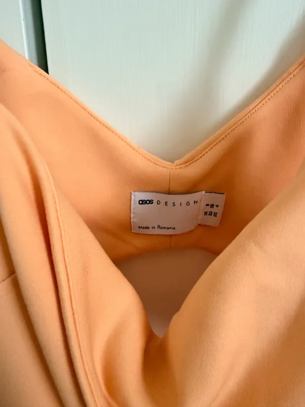 ASOS Design peach mini dress with cut-out detail, size 4 #cutout #mini Fits a size 0-2 - Image 3