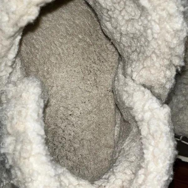 L.L. Bean women’s Sherpa slippers size 10 medium - Image 5