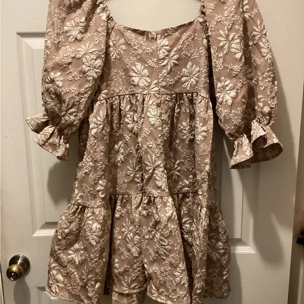 Entro Womens Floral Dress in Tan small - Image 3