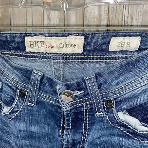 BKE Culture Distressed Pockets Bootcut Jeans •26 - Image 8