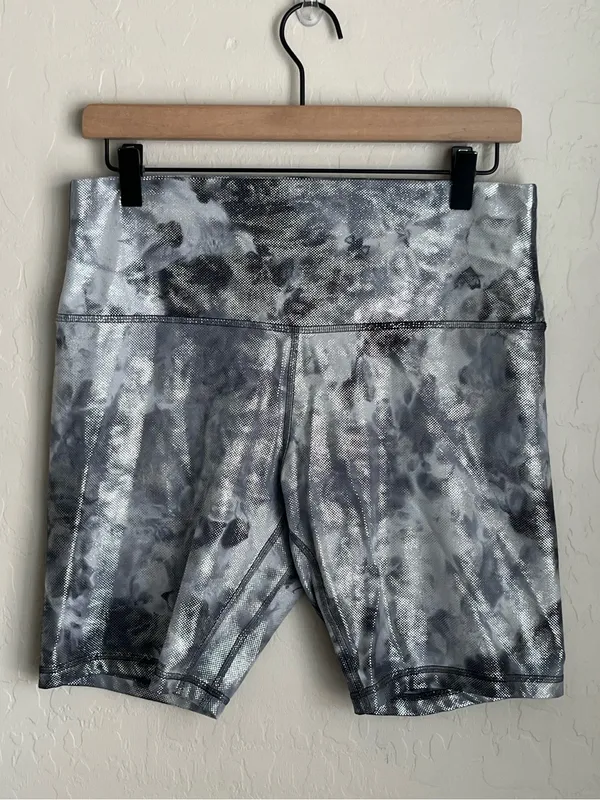 Lululemon align high rise shorts foil shine tie dye 12 special edition - Image 5