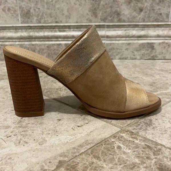 Henry Ferrera Champagne Sandals Size 7 - Image 9